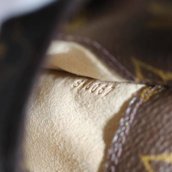 LOUIS VUITTON Monogram Etui Lunette MM Glasses Case M66544 LV Auth 70743 - Picture 11 of 15